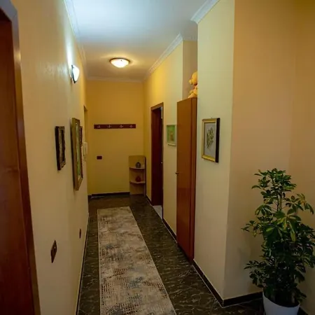 Cosy Appartement In Tirana Exterior photo